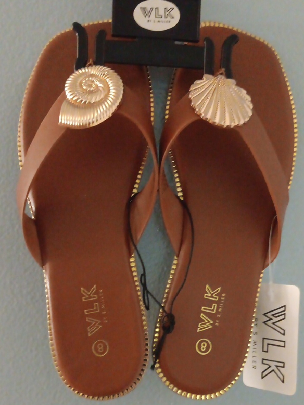 Brown Women's Shell-Accent Flip Flops